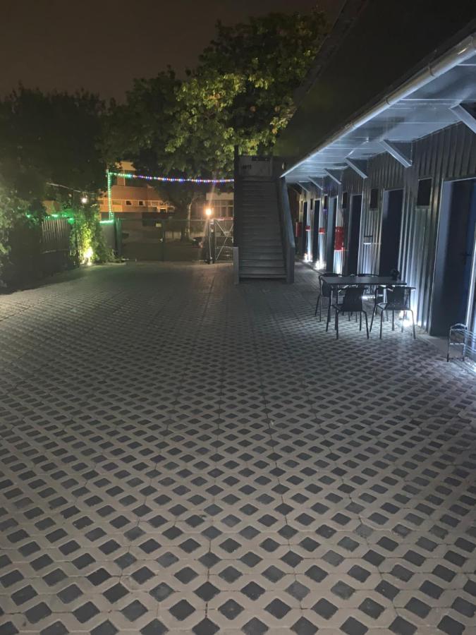 Motel Home Berlin Bagian luar foto