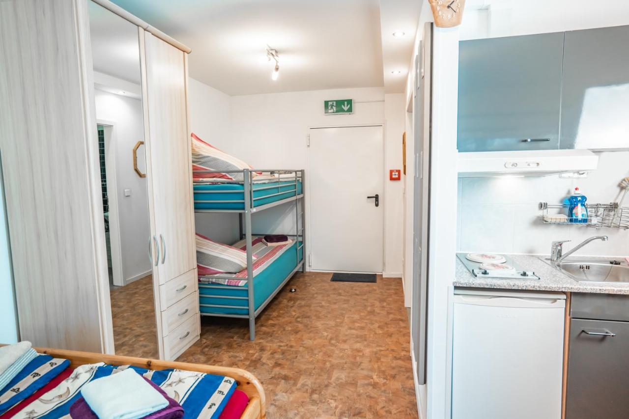 Motel Home Berlin Bagian luar foto