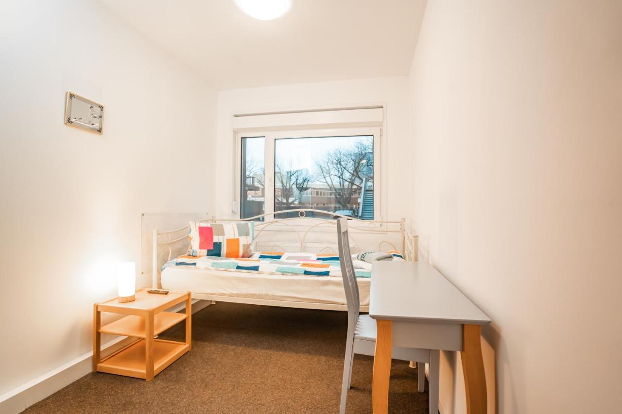 Motel Home Berlin Bagian luar foto
