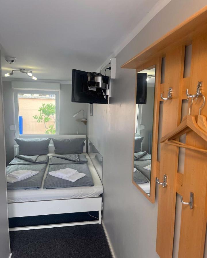 Motel Home Berlin Bagian luar foto